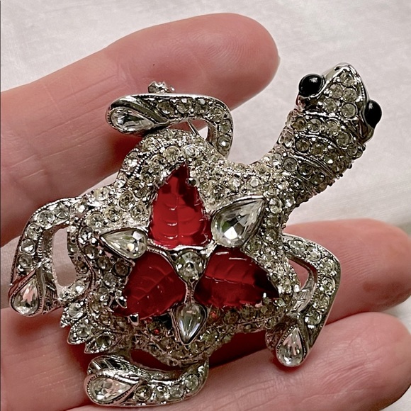 Signed Weinberg NY Red Molded Glass Rhinestone and Rhodium Figural Brooch - Picture 2 of 9